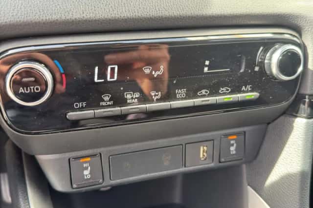Toyota Yaris (2020) thumbnail 23