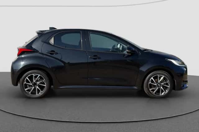 Toyota Yaris (2020) thumbnail 2