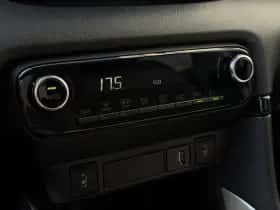 Toyota Yaris (2020) thumbnail 16