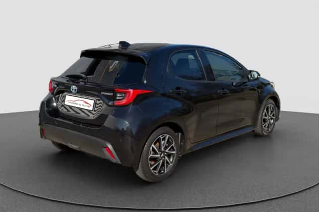 Toyota Yaris (2020) thumbnail 3