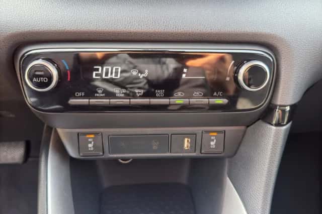Toyota Yaris (2020) thumbnail 15