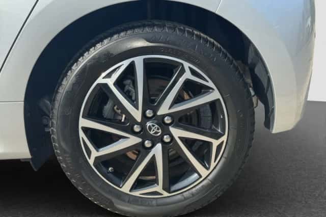 Toyota Yaris (2020) thumbnail 17