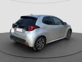 Toyota Yaris (2020) thumbnail 3