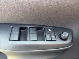 Toyota Yaris (2020) thumbnail 8