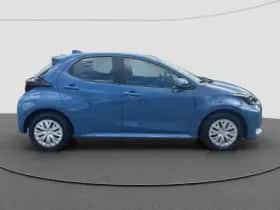 Toyota Yaris (2020) thumbnail 2