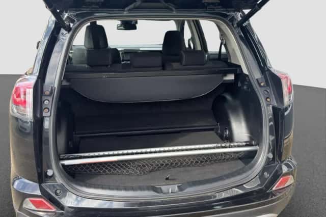 Toyota RAV4 (2018) thumbnail 14