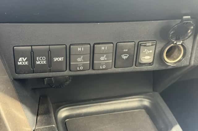 Toyota RAV4 (2018) thumbnail 19