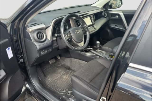 Toyota RAV4 (2018) thumbnail 3