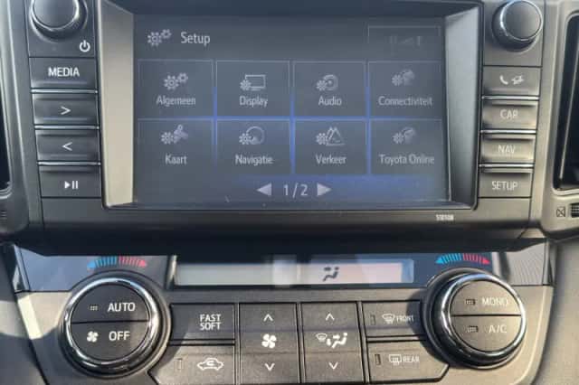 Toyota RAV4 (2018) thumbnail 24