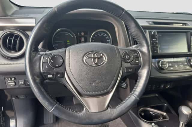 Toyota RAV4 (2018) thumbnail 4