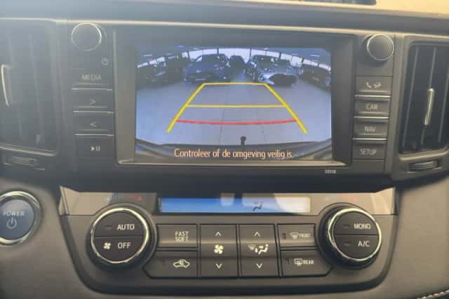 Toyota RAV4 (2018) thumbnail 6