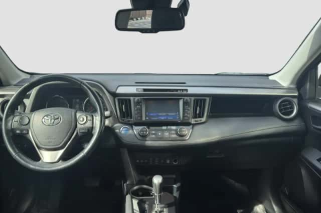Toyota RAV4 (2018) thumbnail 10