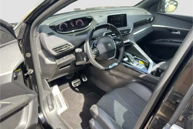 Peugeot 3008 (2019) thumbnail 2