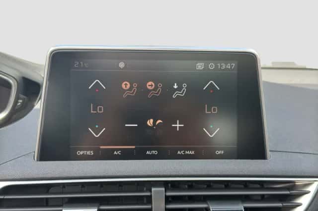Peugeot 3008 (2019) thumbnail 15