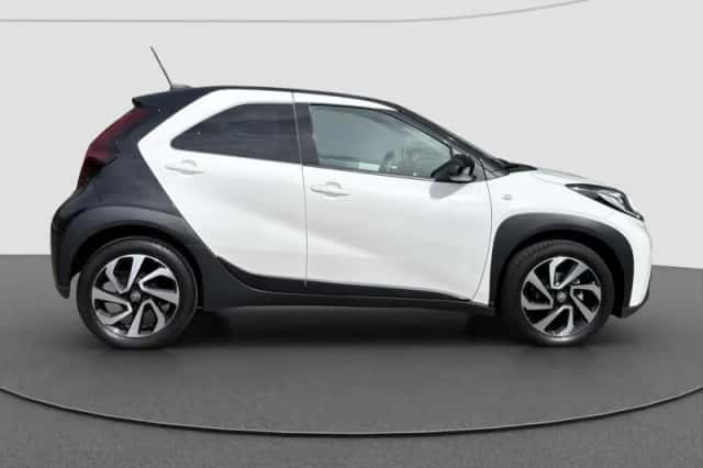 Toyota Aygo X (2023) thumbnail 2