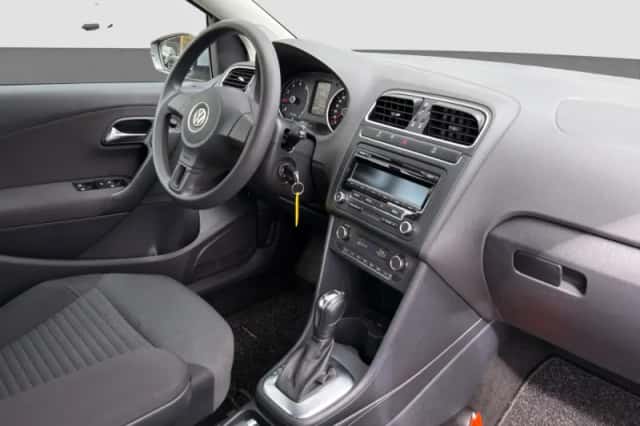 Volkswagen Polo (2012) thumbnail 11