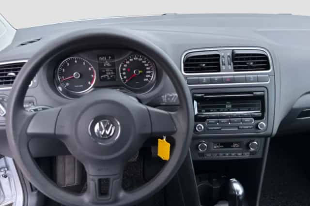 Volkswagen Polo (2012) thumbnail 12