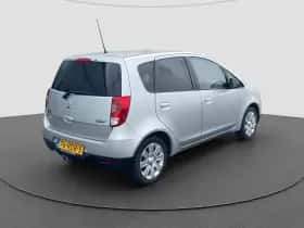 Mitsubishi Colt (2009) thumbnail 2