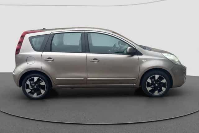 Nissan Note (2010) thumbnail 2
