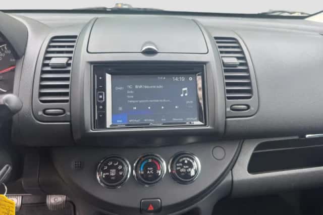 Nissan Note (2010) thumbnail 12