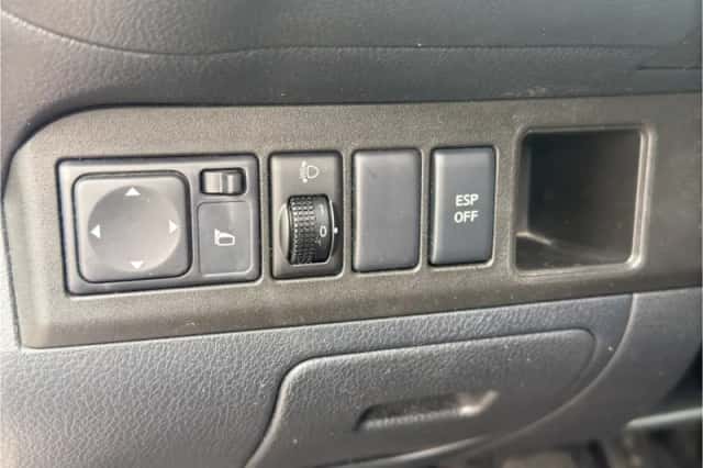 Nissan Note (2010) thumbnail 17