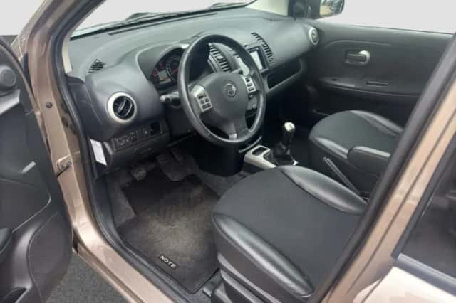 Nissan Note (2010) thumbnail 7