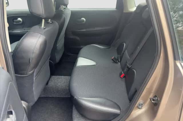 Nissan Note (2010) thumbnail 8