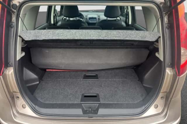 Nissan Note (2010) thumbnail 9