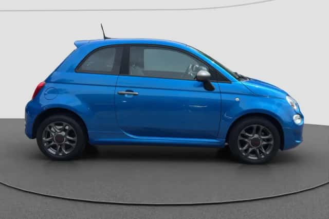 Fiat 500 (2019) thumbnail 2