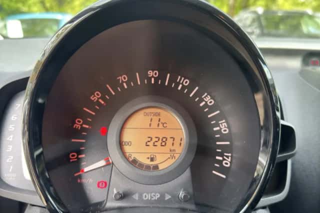 Toyota Aygo (2014) thumbnail 11