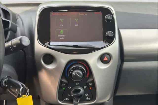 Toyota Aygo (2014) thumbnail 13