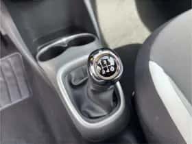 Toyota Aygo (2014) thumbnail 15