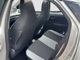 Toyota Aygo (2014) thumbnail 16