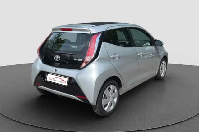 Toyota Aygo (2014) thumbnail 3