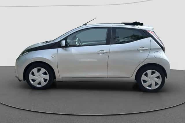 Toyota Aygo (2014) thumbnail 5