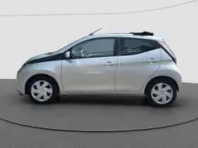 Toyota Aygo (2014) thumbnail 5