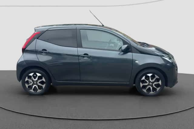 Toyota Aygo (2018) thumbnail 2