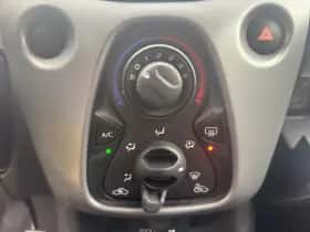 Toyota Aygo (2018) thumbnail 21