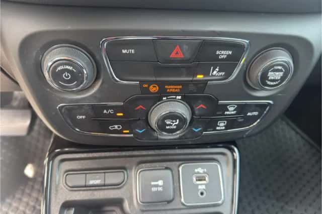Jeep Compass (2020) thumbnail 19