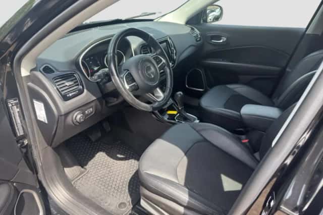 Jeep Compass (2020) thumbnail 3