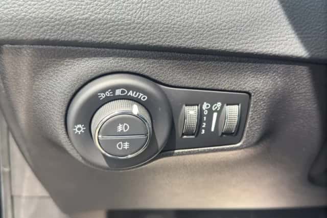Jeep Compass (2020) thumbnail 23