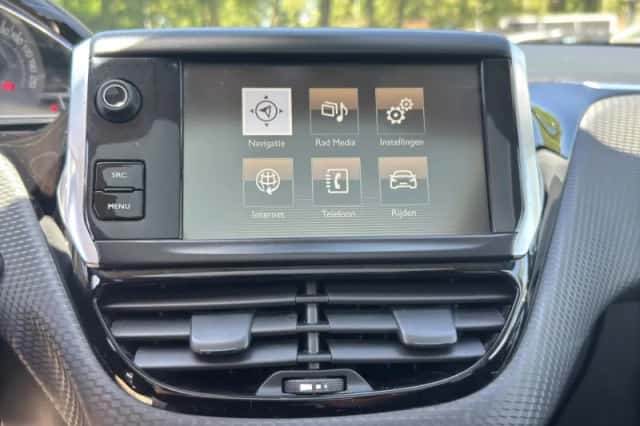 Peugeot 2008 (2016) thumbnail 14