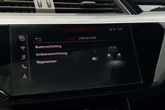 Audi e-tron (2019) thumbnail 16
