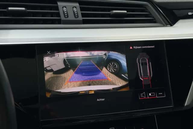 Audi e-tron (2019) thumbnail 18