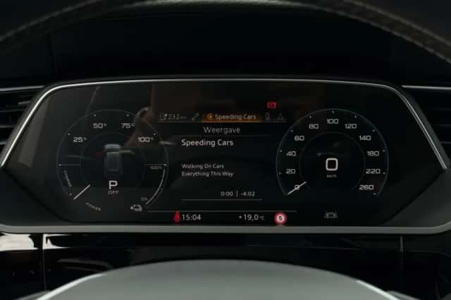 Audi e-tron (2019) thumbnail 23