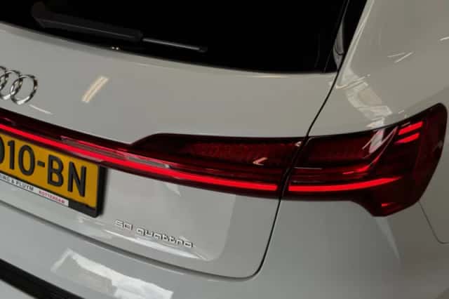 Audi e-tron (2019) thumbnail 27