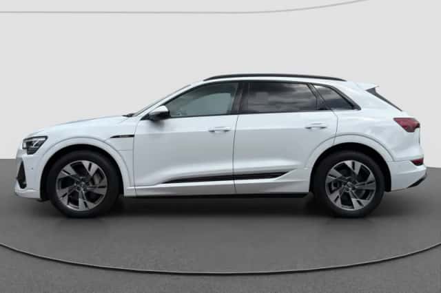 Audi e-tron (2019) thumbnail 9