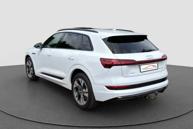 Audi e-tron (2019) thumbnail 10