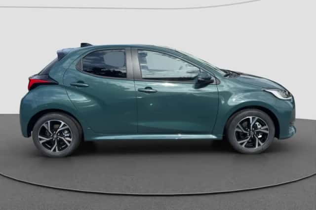Toyota Yaris (2025) thumbnail 2