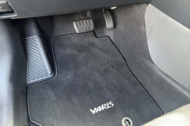 Toyota Yaris (2020) thumbnail 17